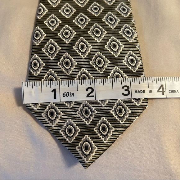 Zianetti Italian Silk Collection Men’s 100% Silk Neck Tie Career Dress Formal - Picture 4 of 5